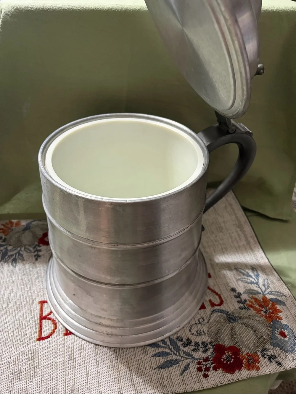 Seymour Mann stately lidded